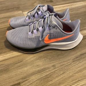 Nike size 8 athletic shoes